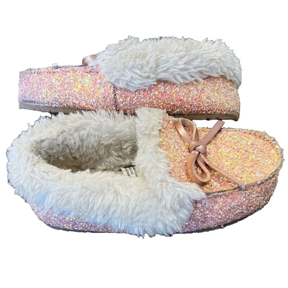 Little Girls Cat & Jack Pink Sparkly Faux Fur Moccasin Slippers Size 8
